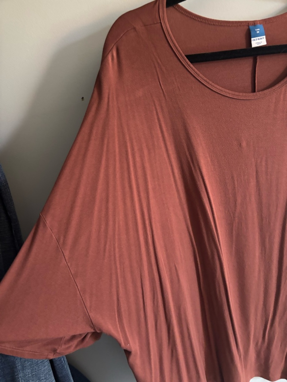 Old Navy Women's Scoop Neck Tunic in Rust - Picture 2 of 3
